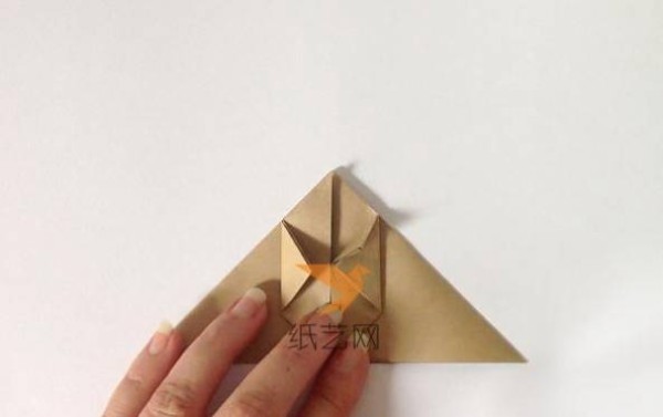 Tutorial on how to make origami rabbit lantern hangings for Lantern Festival