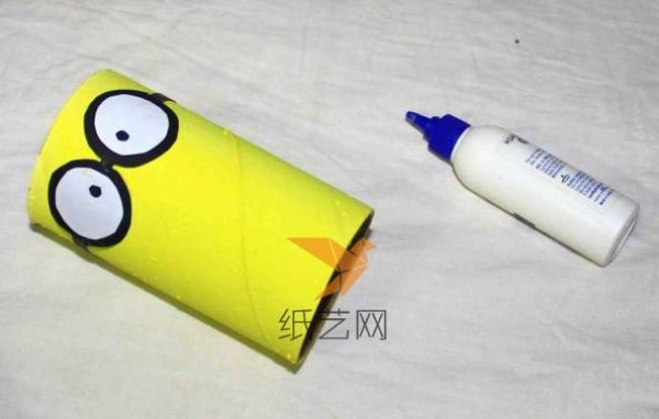 DIY tutorial for children to make minion by using waste toilet paper tubes