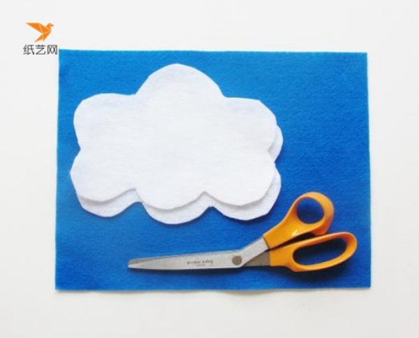 Tutorial on how to make small cloud decorations made of non-woven fabrics