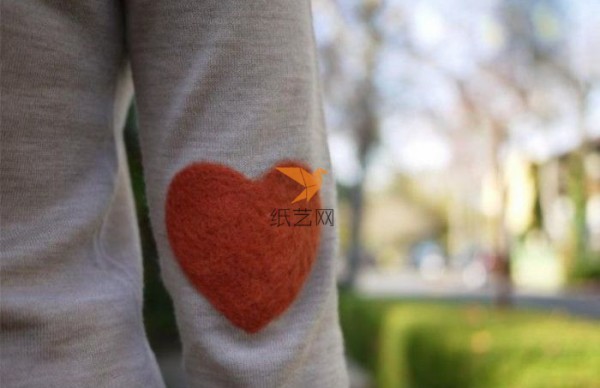 Warm Wool Felt Heart Shape Decoration on a Cardigan Creative Wool Felt Tutorial