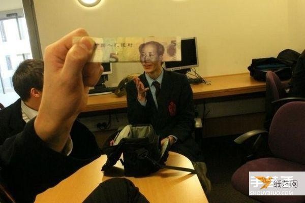 Funny misaligned banknote photos make you become a celebritys personalized banknote face