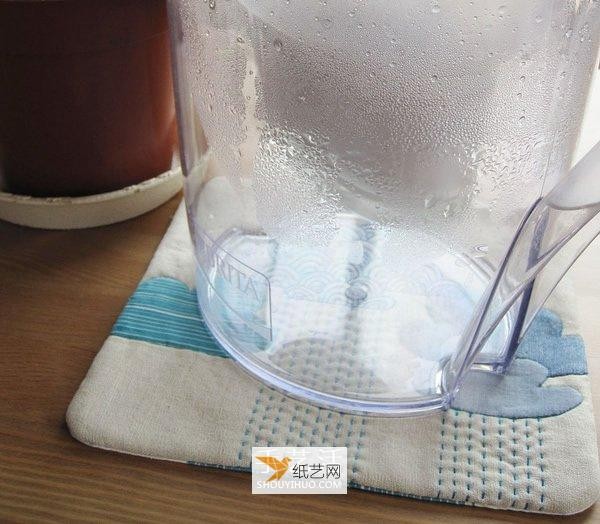 Use non-woven fabric to make beautiful Xiangyun table mats