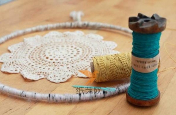 A simple dream catcher making tutorial (the middle is a ready-made woven mat)