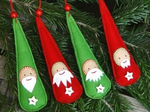 Use non-woven fabric to make Santa Claus Christmas tree ornaments for Christmas