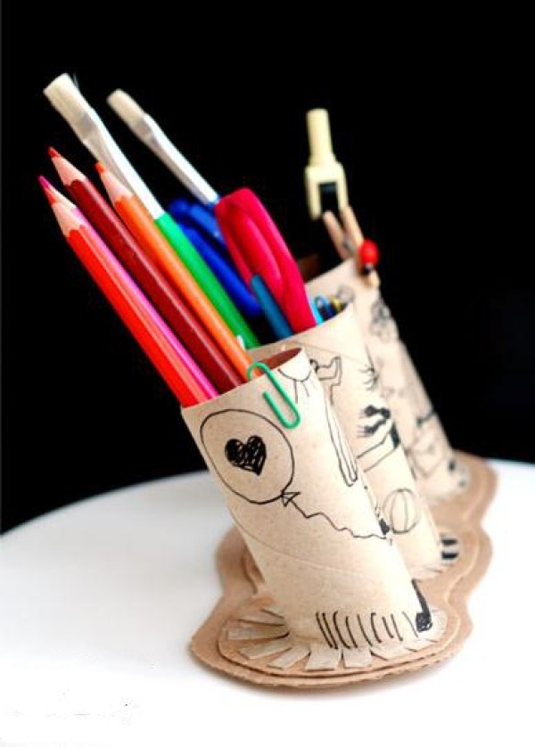 Tutorial on using waste toilet paper tubes to make graffiti pen holders