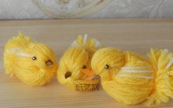 Tutorial on how to make a cute chick knitted with wool