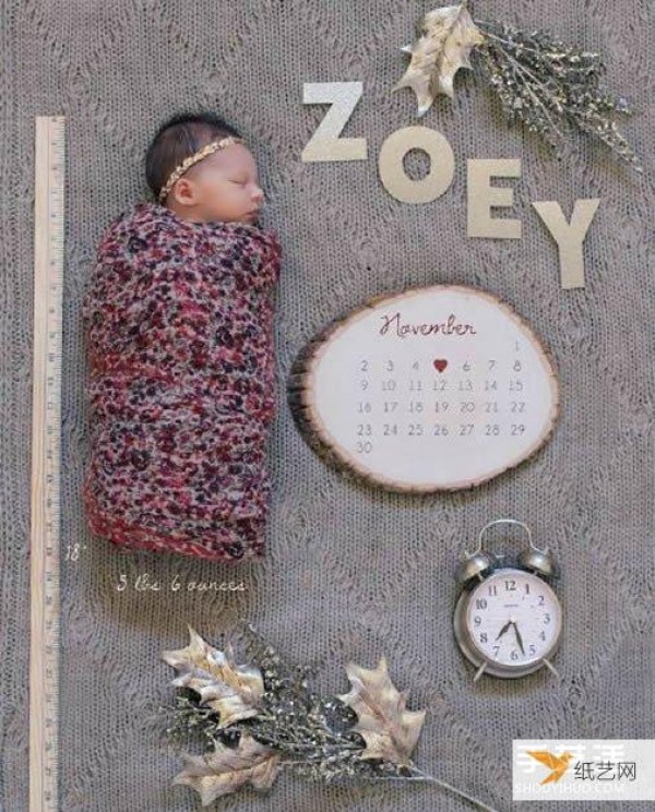 Appreciation of baby photos using creative ideas from daily life items