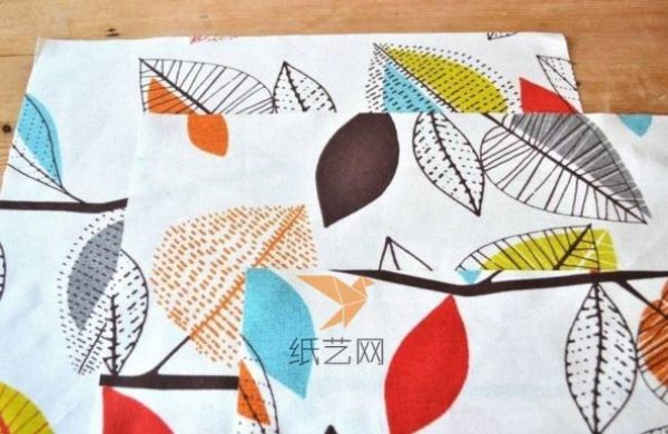 Tutorial on making handmade fabric envelope-like pillowcases