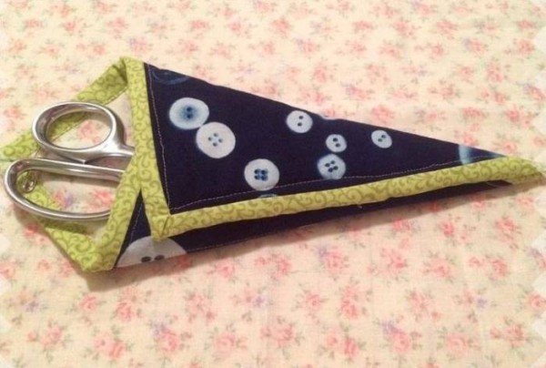 Tutorial on how to make a scissors storage bag by hand