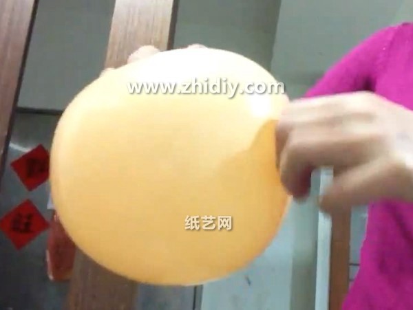 Tutorial on how to make balloon shapes teaches you how to make cute piggy magic balloons