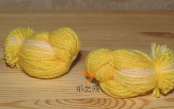 Tutorial on how to make a cute chick knitted with wool