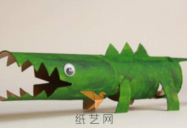 Tutorial on how to make a vicious little crocodile from a toilet paper tube