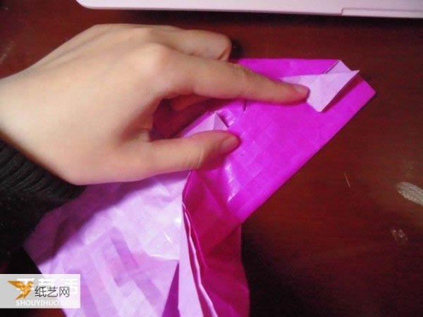 Very creative step-by-step illustration of Dielianhua heart origami