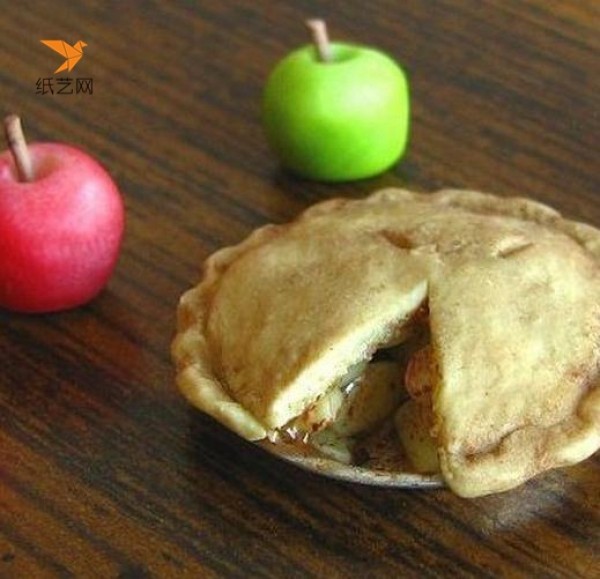 Tutorial on how to make delicious apple pie with super light clay