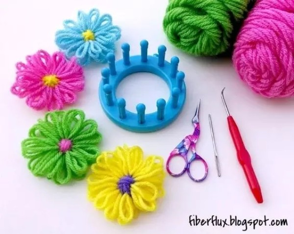 Coil it, no matter what kind of thread, you can coil it into a flower! Homemade yarn flower braider!