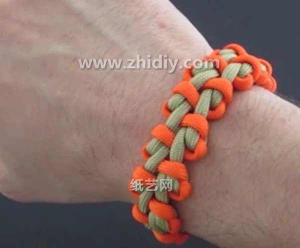 Tutorial on how to knit Chinese knotted finger knot bracelets