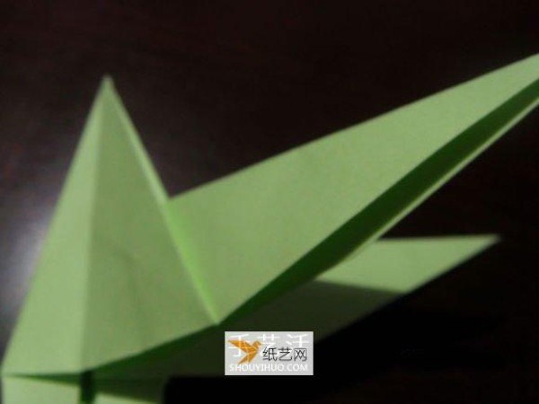 Illustrated tutorial for hand-folding a beautiful three-dimensional crane dance