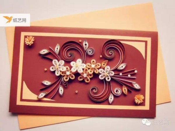 The greeting cards made of quilled paper are particularly touching! Full of sincerity!