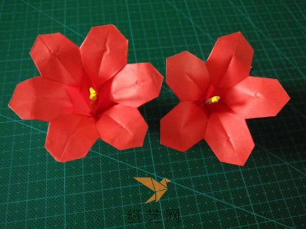 Origami flower video tutorial