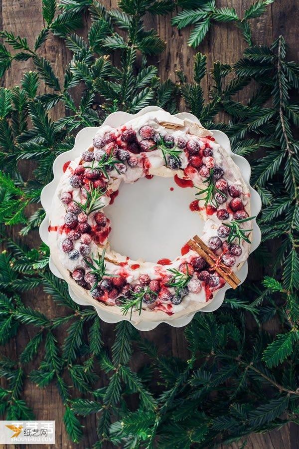 The perfect treat for entertaining—personalized Christmas wreaths to match the holiday season