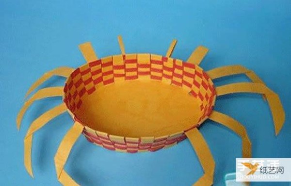 Picture tutorial for children to make simple and cute little crabs by hand