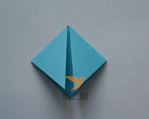 Tutorial on how to make a three-color origami box