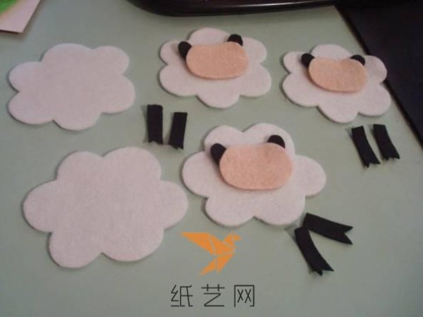 New Year Gift Cute Sheep Brooch Handmade Tutorial for Children