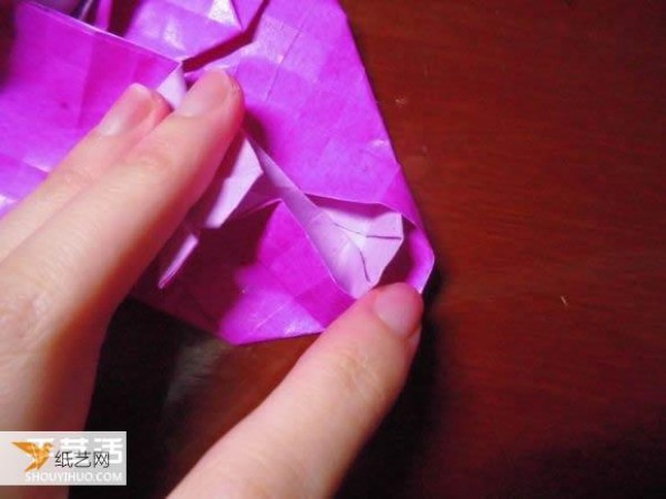 Very creative step-by-step illustration of Dielianhua heart origami