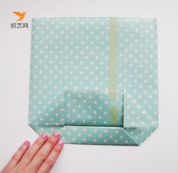 Simple and stylish handmade gift wrapping bag tutorial illustration