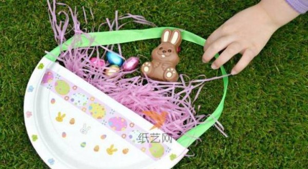 Use disposable paper plates to make cute handmade paper baskets