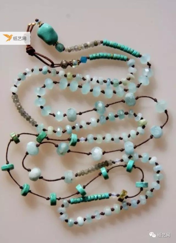 Elegant vintage style beaded necklace