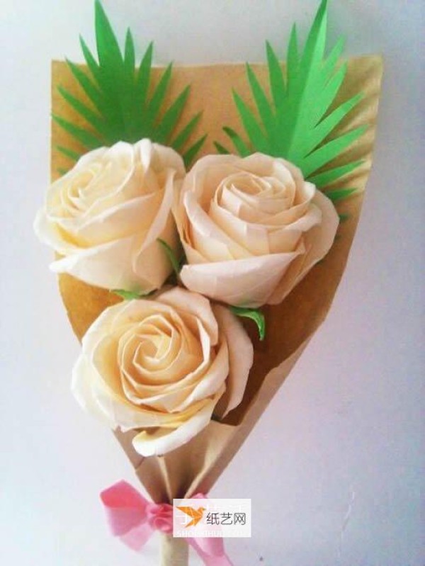 Step-by-step illustration of how to fold paper roses