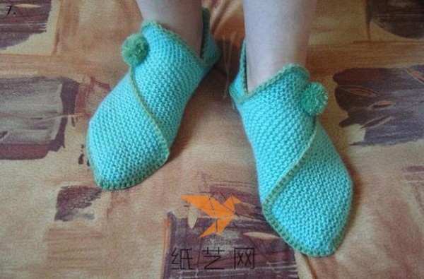 Tutorial on making woolen home shoes with stick knitting