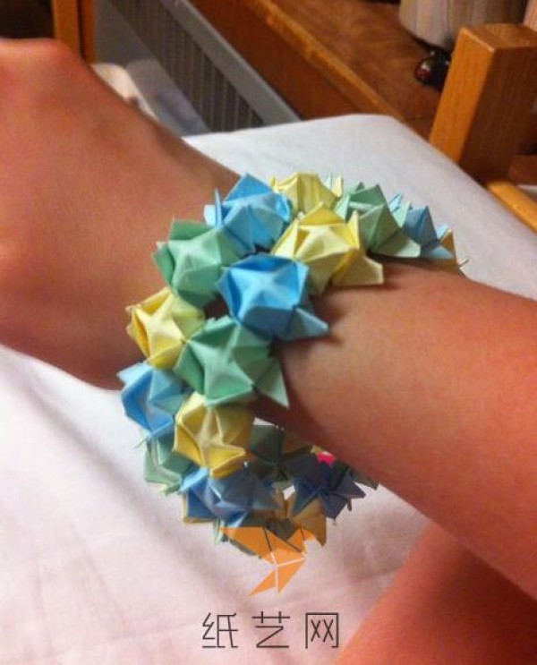 Beautiful origami bracelet making tutorial