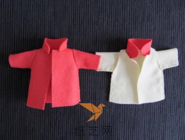 Tutorial on making cute little doll clothes for Christmas gifts