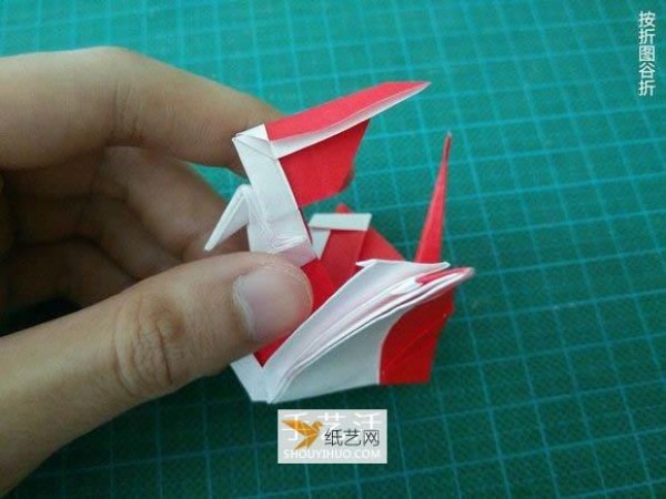 Detailed illustrated tutorial on how to fold the Christmas crane