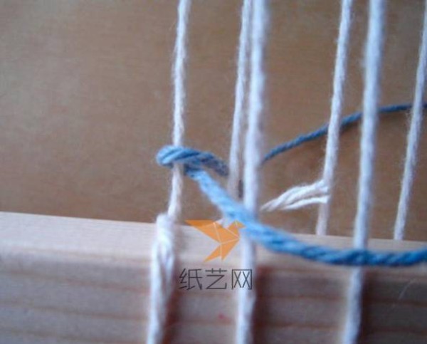 Hand-woven loom weaving heart-shaped decoration making tutorial