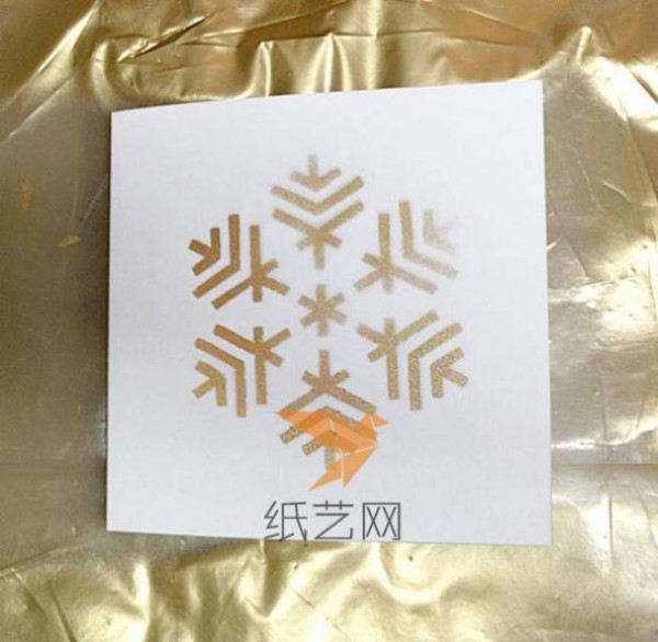 Simple DIY tutorial for making paper-cut snowflake pattern Christmas greeting cards in batches