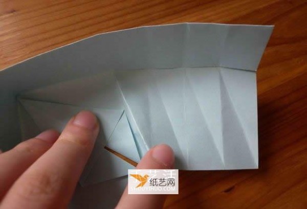 Use origami to make a love box with a lid for Valentine’s Day