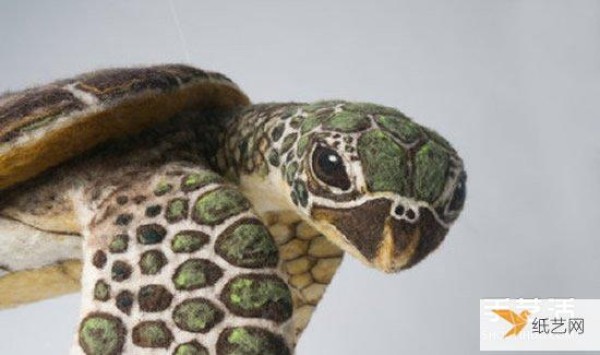 Ultra-realistic wool felt turtle crafts that look incredible