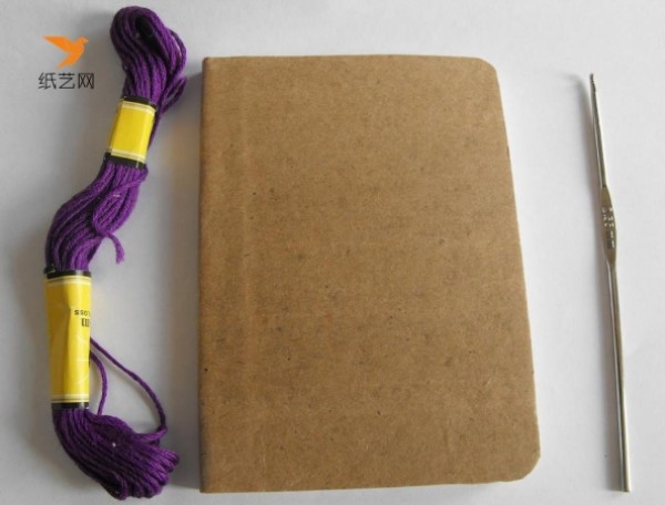 Use crochet to give your notebook a new look