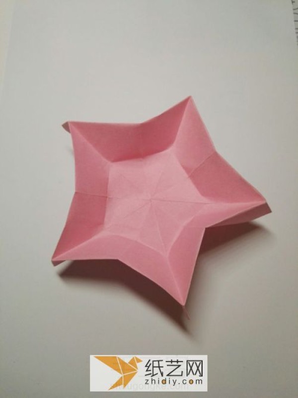 Tutorial on making origami cherry blossoms suitable for Christmas decoration