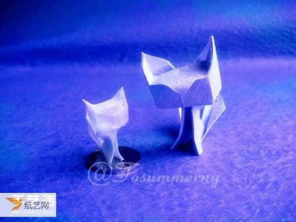 Share an illustrated tutorial on using origami to fold a flame-tailed square cat.