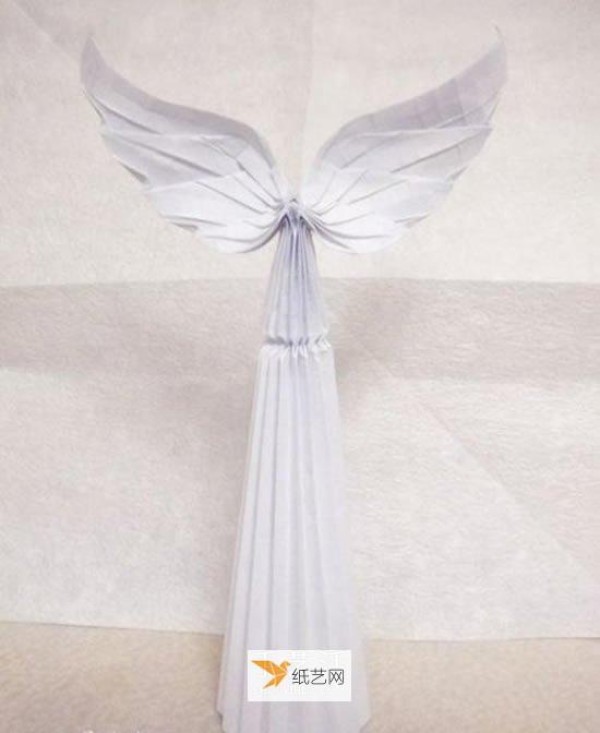 Practical tutorial on origami drawing of angel wings by Takashi Hojo