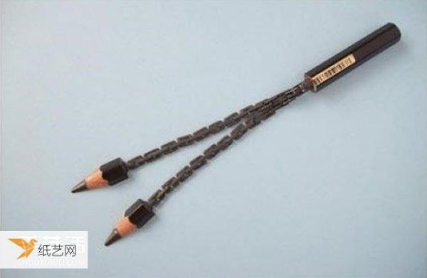 Tutorial picture of master-level pencil lead carving handmade products that looks super difficult