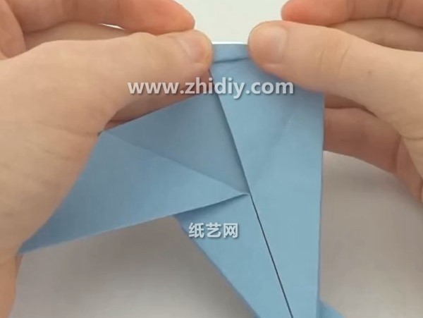 Simple folding tutorial for three-dimensional origami fish