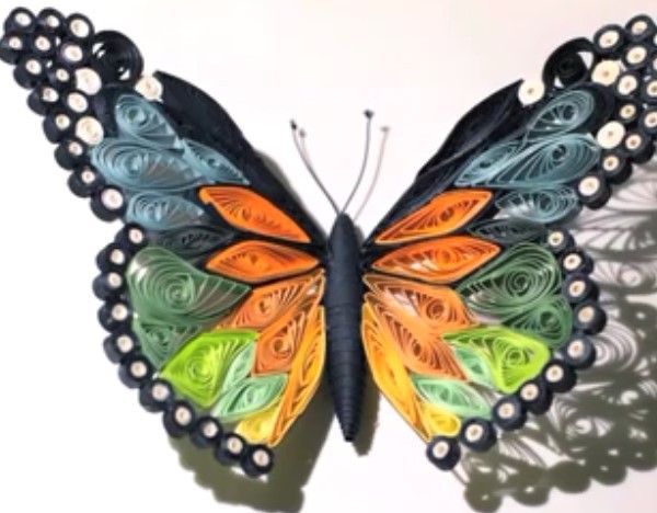 Tutorial on how to make three-dimensional paper butterflies