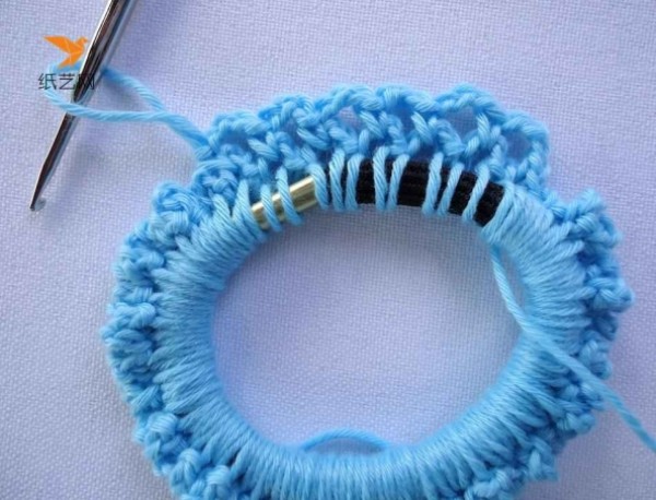 A beautiful crochet rubber band makeover