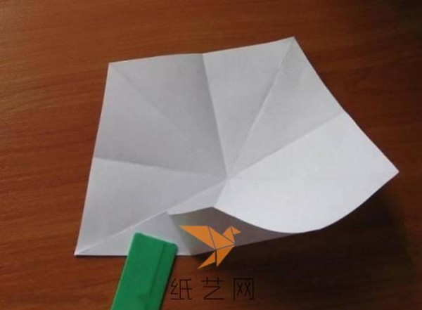 Detailed tutorial on making origami flowers and paper ball flowers. Handmade for a good mood in spring.