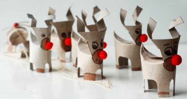 Tutorial on making a Christmas elk from toilet paper tube waste